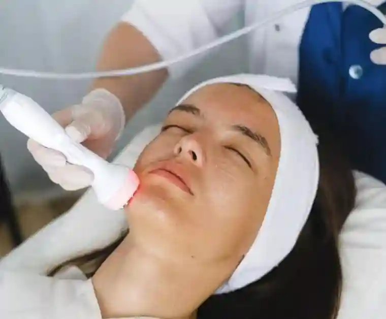 吴奇隆华晨宇愤怒起诉，医美的营销路子有多野？