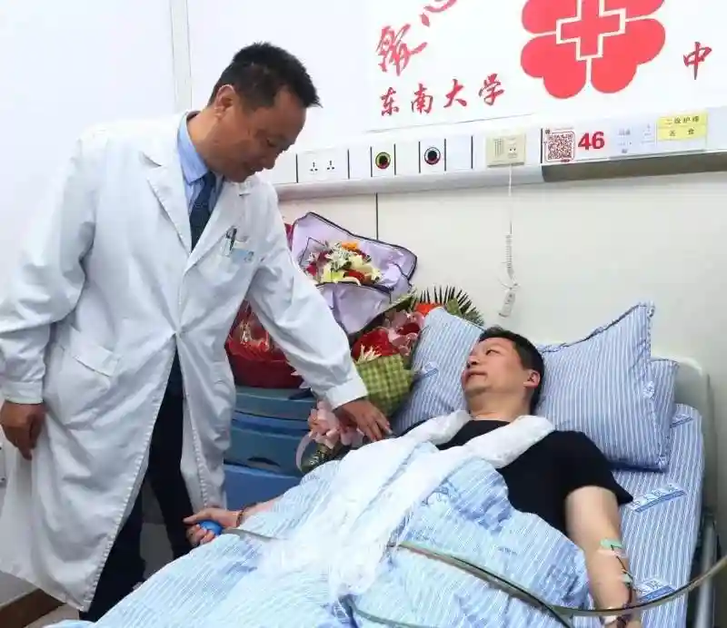 几十万分之一的缘分！南京一媒体人为北京12岁男孩捐献造血干细胞