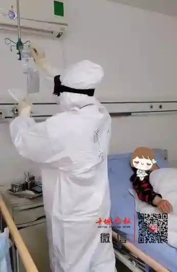 十堰首例！新冠肺炎孕妇手术产下男宝宝，妈妈请你给孩子取个名