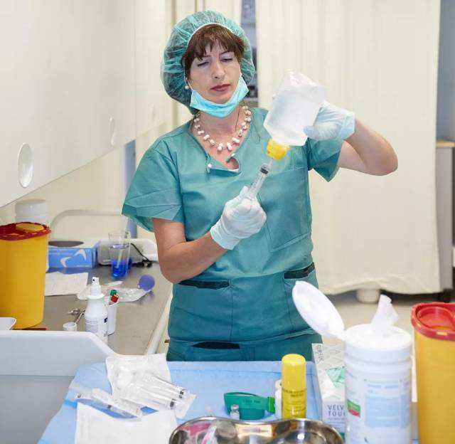 《自然》：重大发现！科学家观察到一种全新的DNA损伤修复方式，能安全地修复酒精诱导的DNA交联损伤丨科学大发现